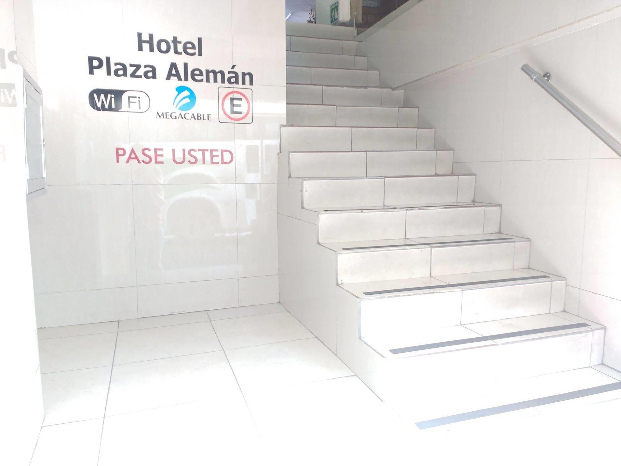 Hotel Plaza Aleman Леон Экстерьер фото